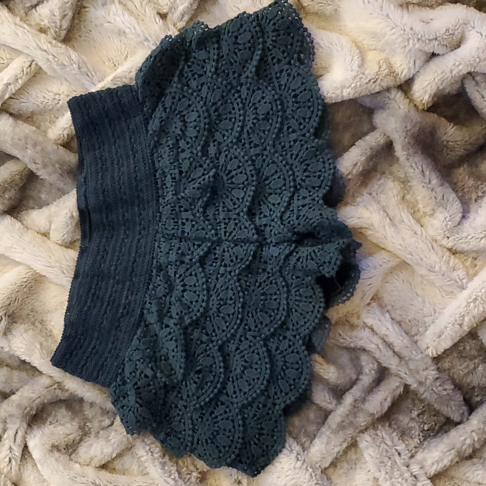 Rewind* size small (25/26) Navy Blue crochet shorts